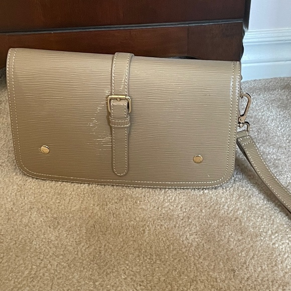 Clutch - Picture 1 of 4